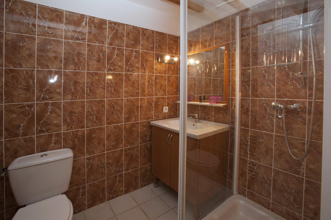 Domaine Les Magasins Bed & Breakfast Bram Rom bilde